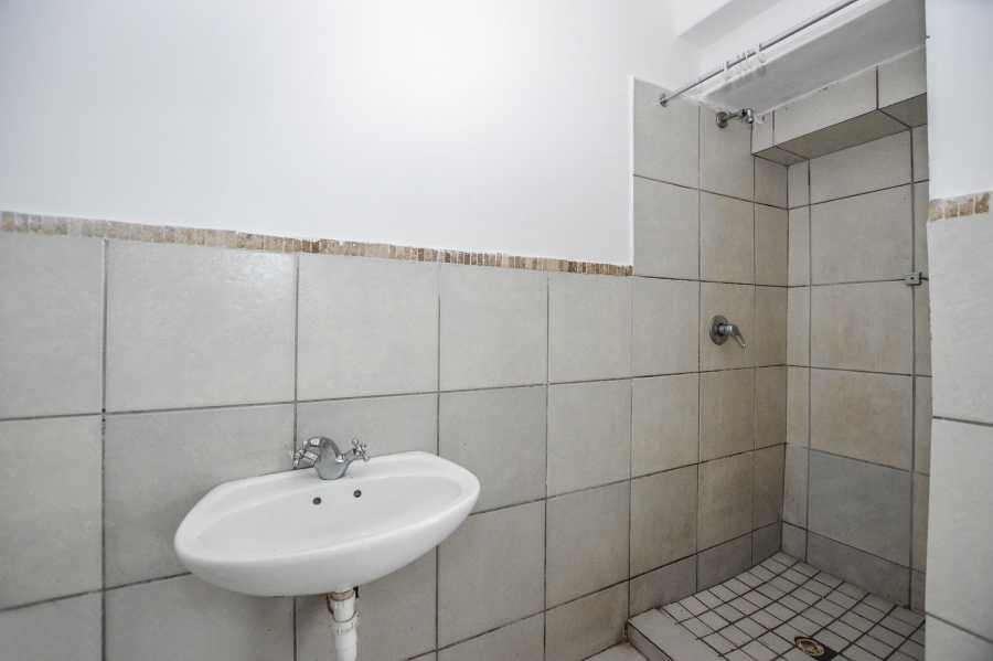 8 Bedroom Property for Sale in Parklands Western Cape